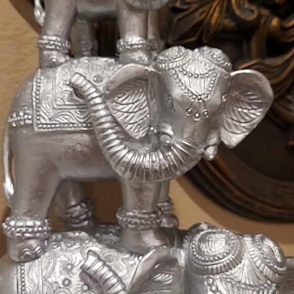 18" Silver Glam Elephant Trio Sculpture - Picture 7 of 10